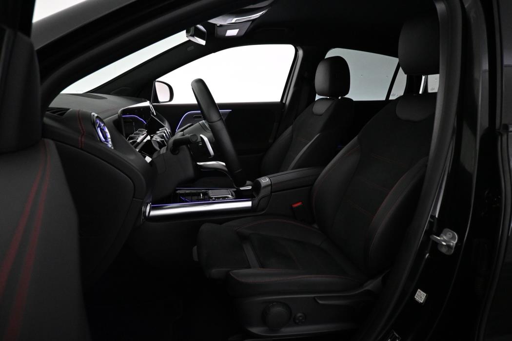 MERCEDES-BENZ EQA 2023