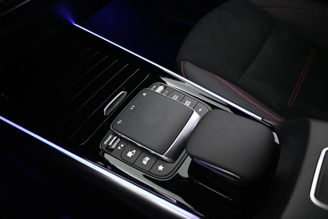 MERCEDES-BENZ EQA 2023