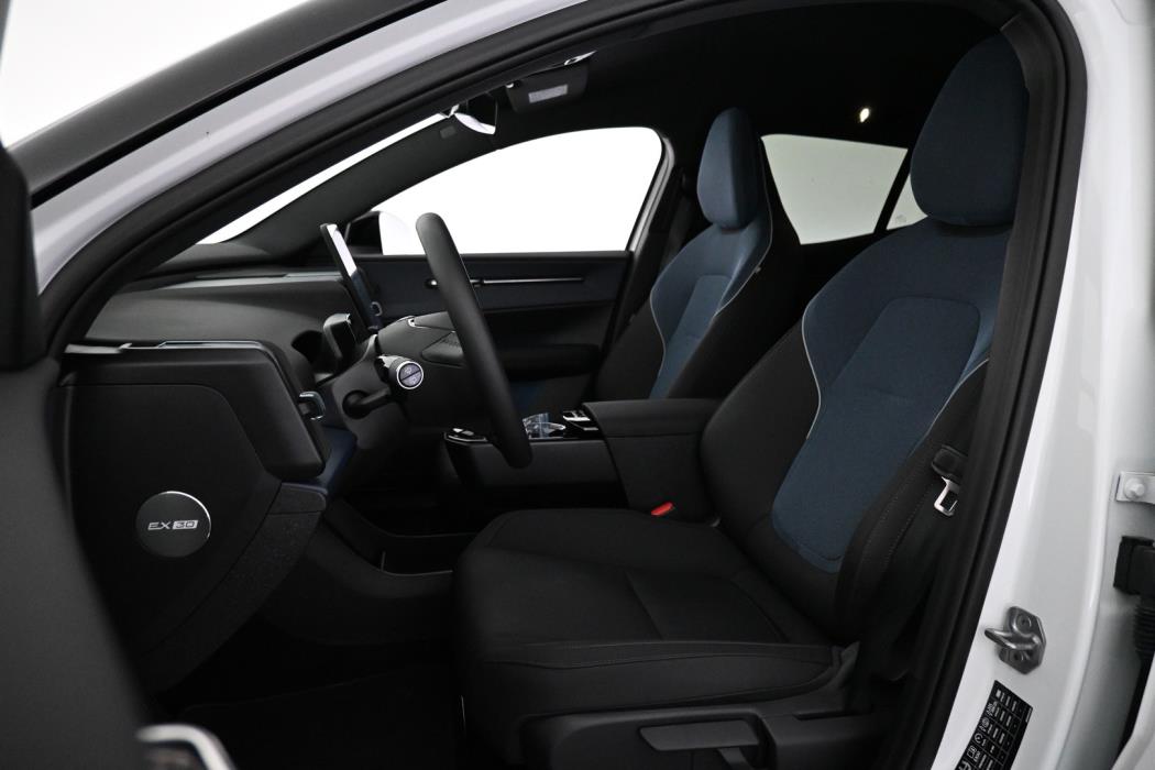 VOLVO EX30 2025
