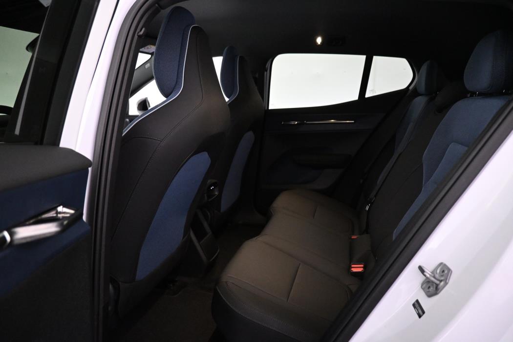VOLVO EX30 2025