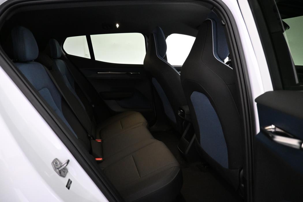 VOLVO EX30 2025