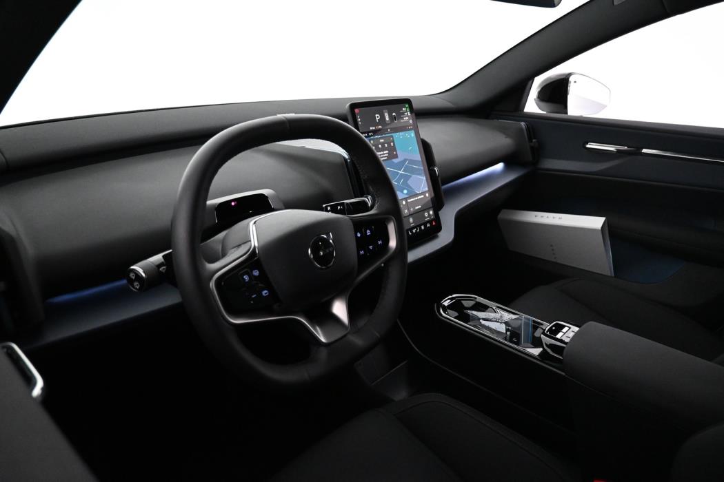 VOLVO EX30 2025