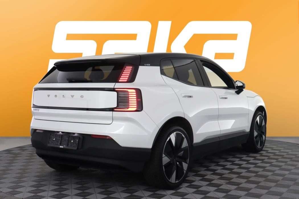VOLVO EX30 2025