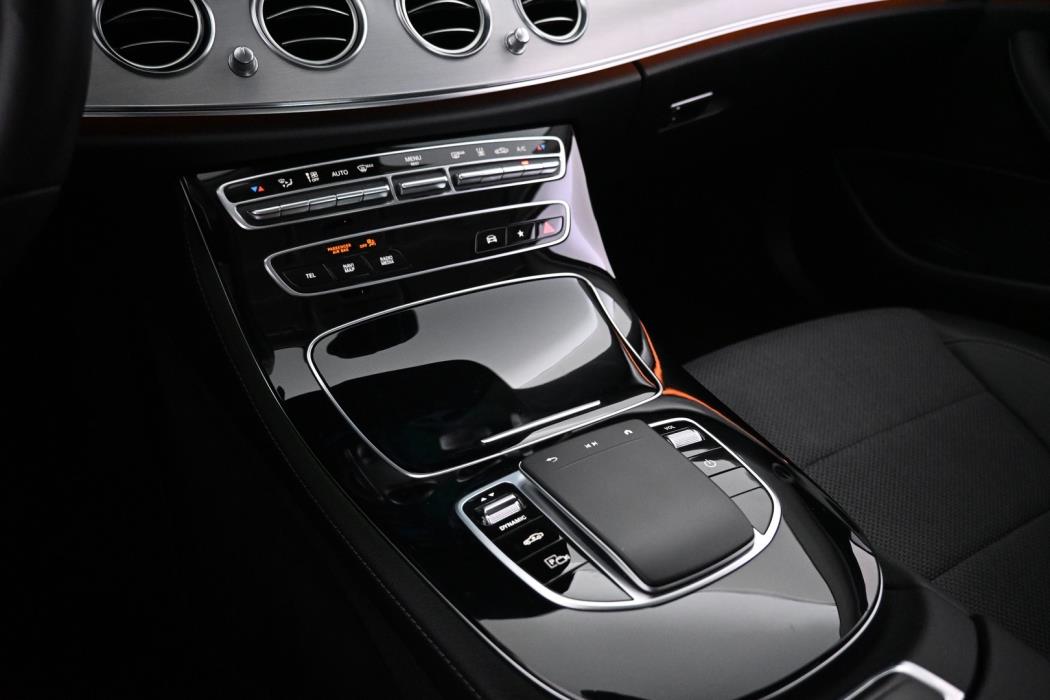 MERCEDES-BENZ E 2021