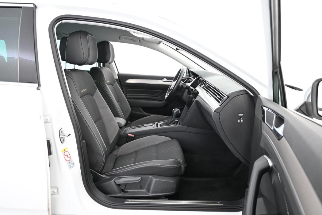 VOLKSWAGEN Passat 2021