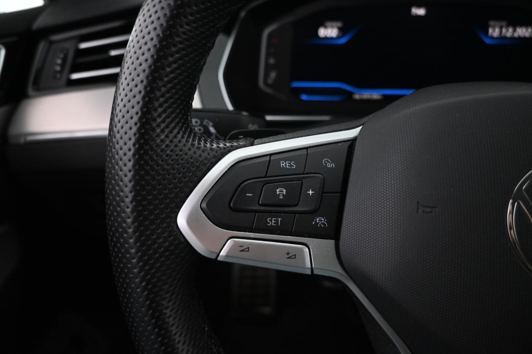 VOLKSWAGEN Passat 2021