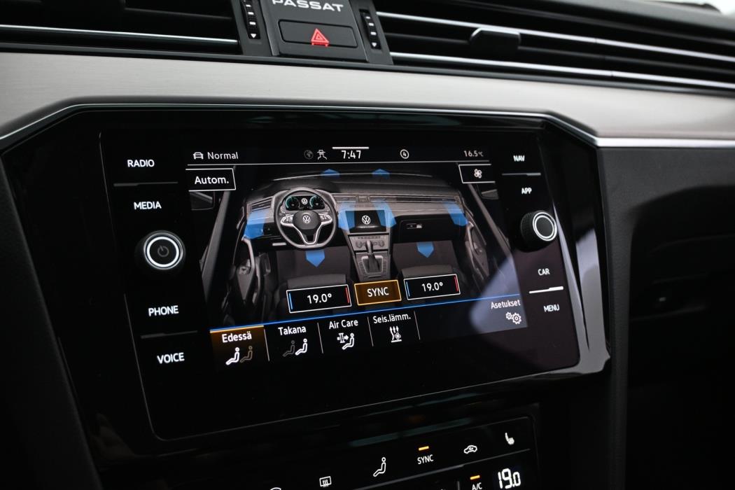 VOLKSWAGEN Passat 2021