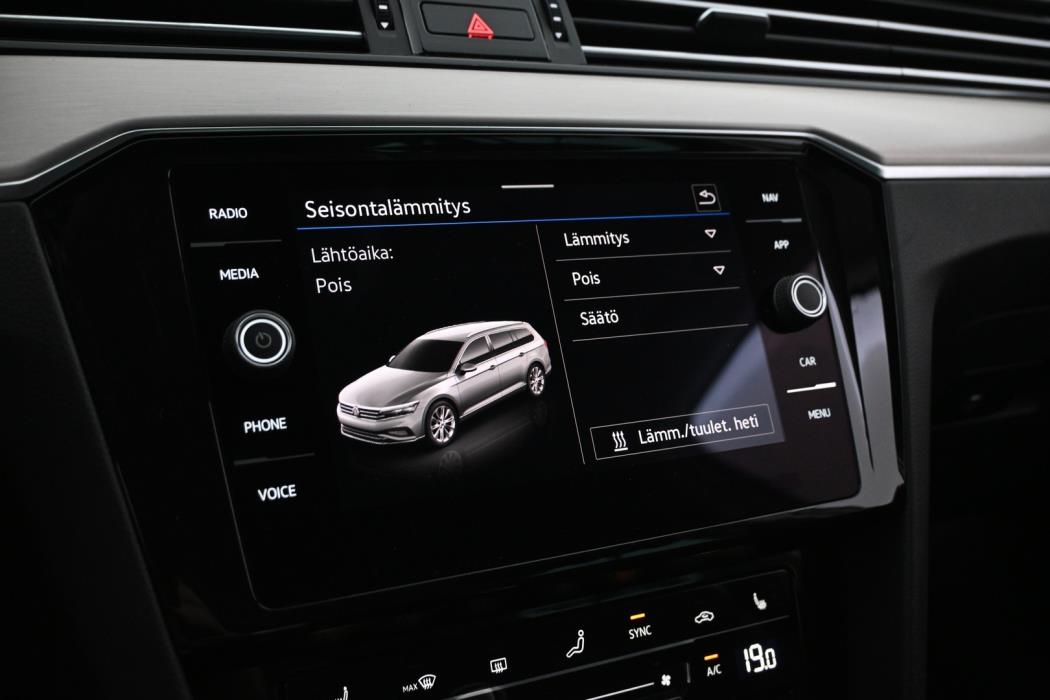 VOLKSWAGEN Passat 2021