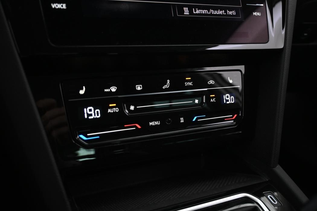 VOLKSWAGEN Passat 2021