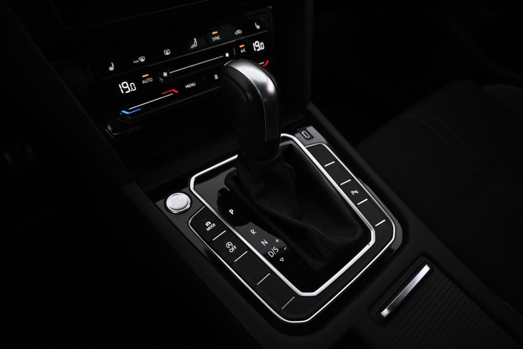 VOLKSWAGEN Passat 2021