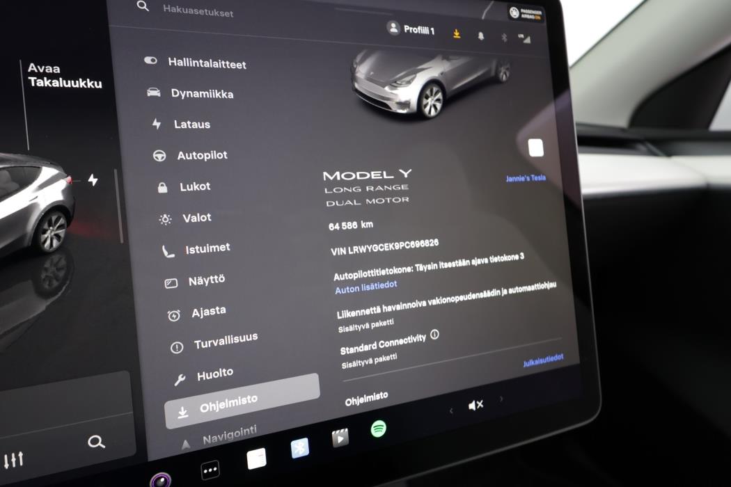 TESLA Model Y 2023