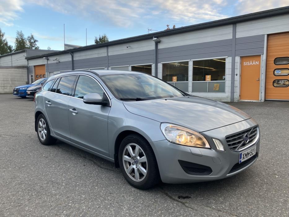VOLVO V60 2012