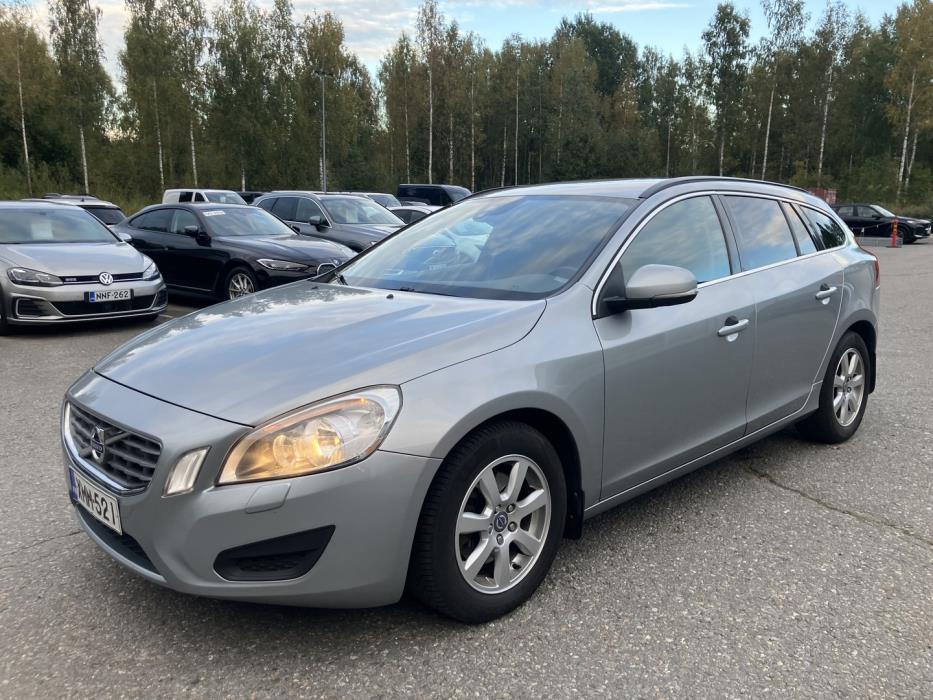 VOLVO V60 2012