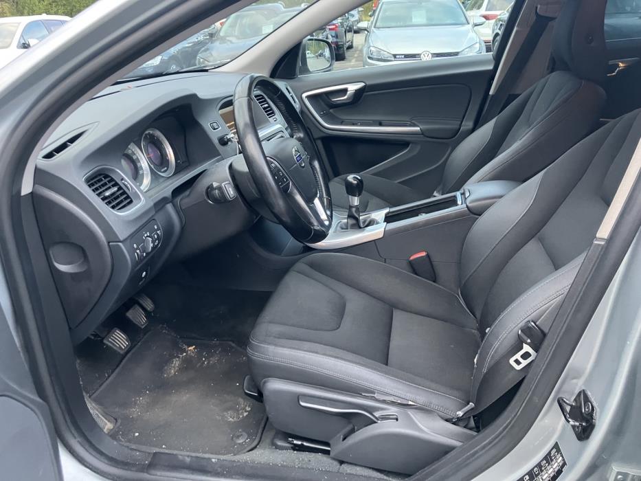 VOLVO V60 2012