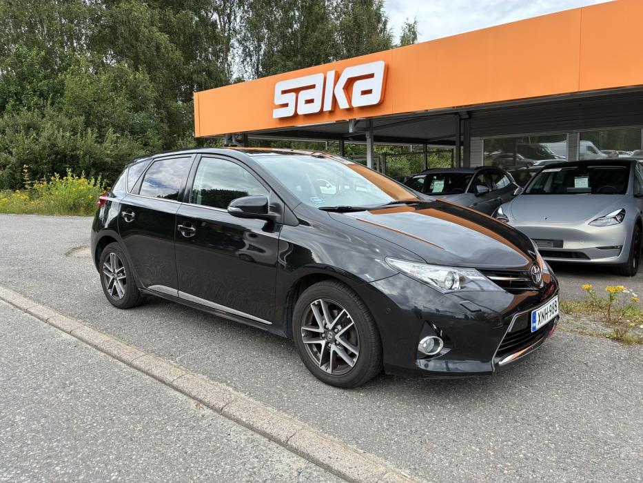 TOYOTA Auris 2015