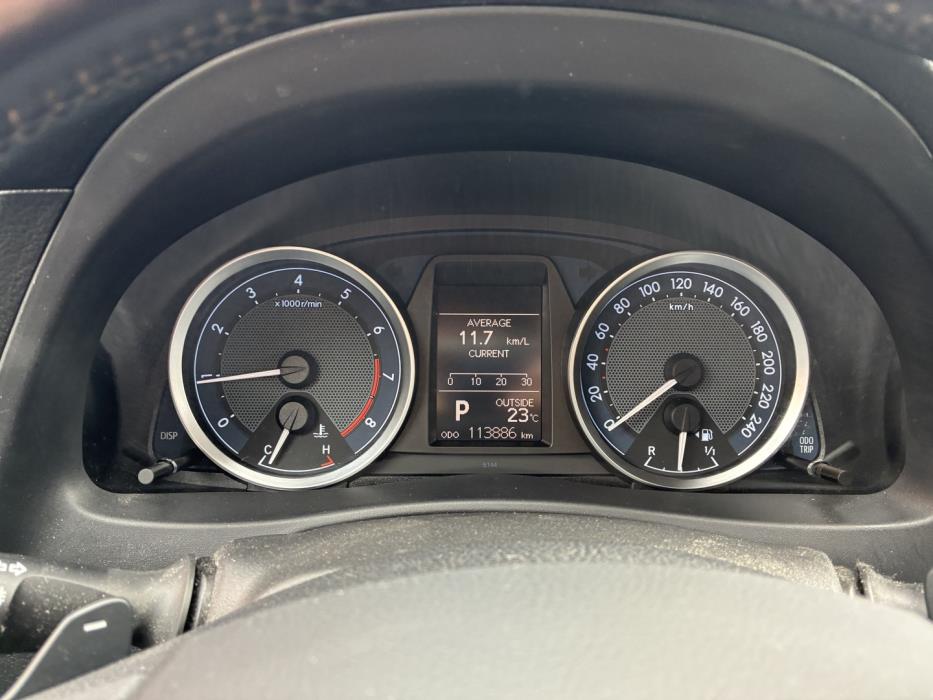 TOYOTA Auris 2015
