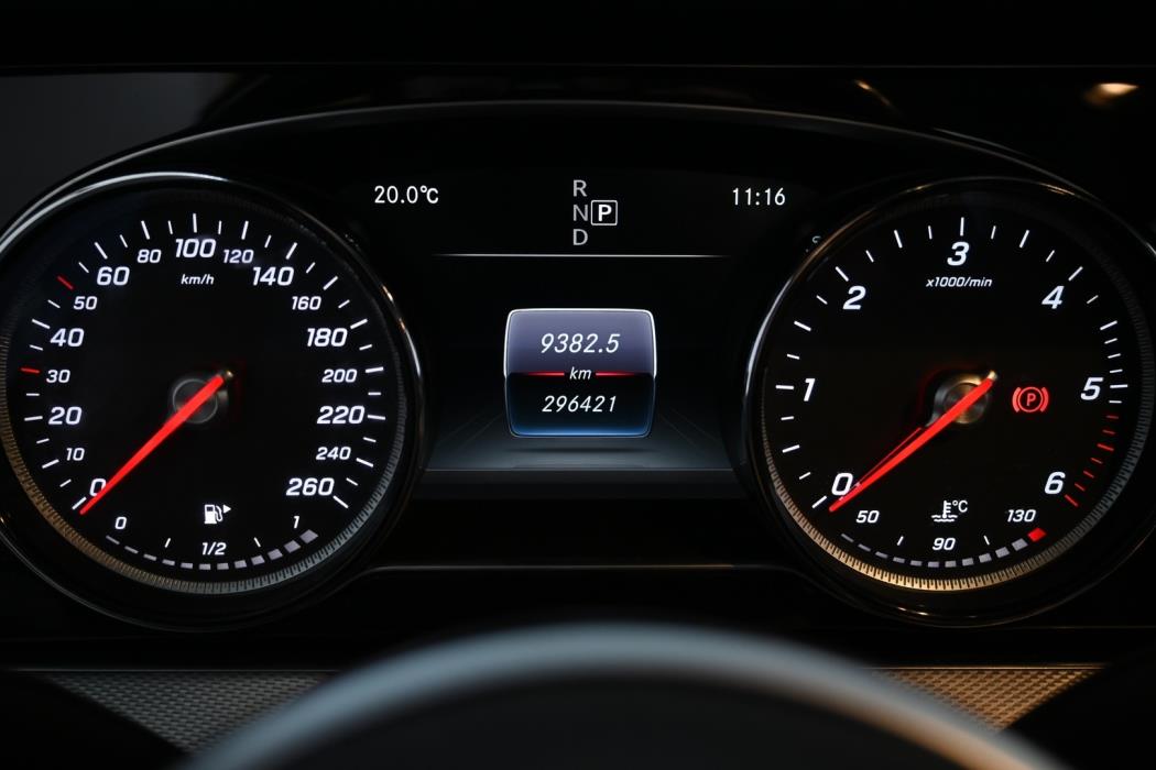 MERCEDES-BENZ E 2018