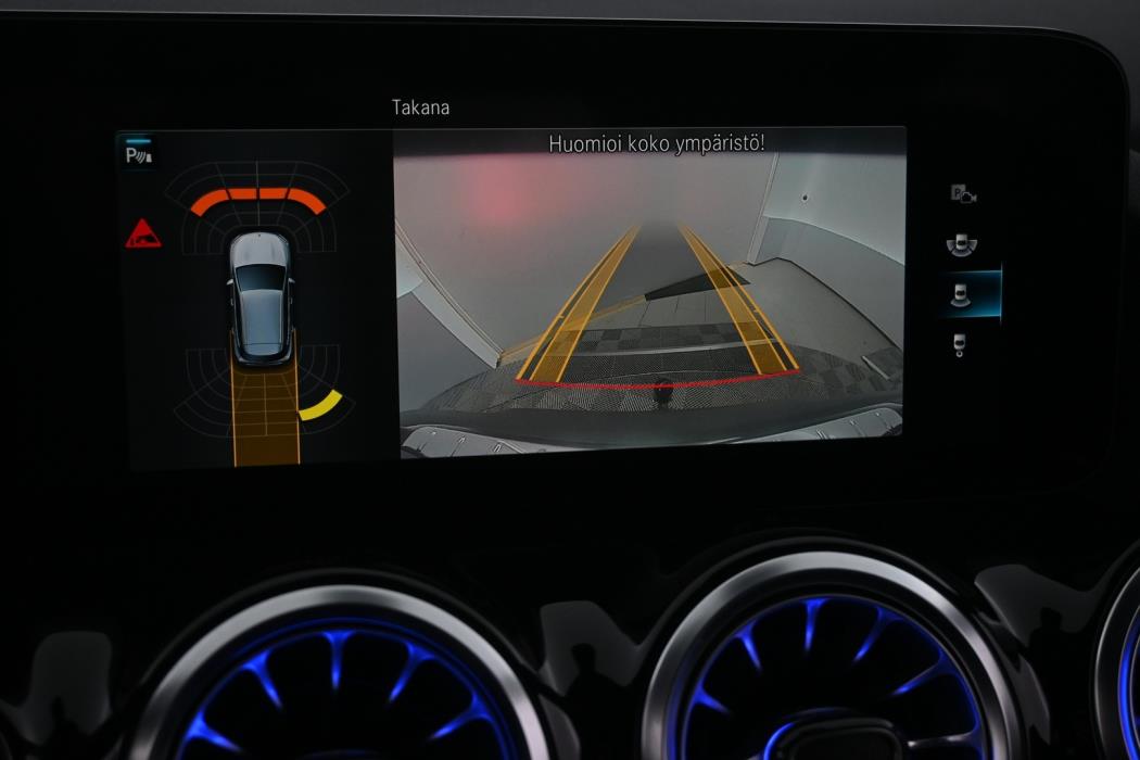 MERCEDES-BENZ EQA 2024