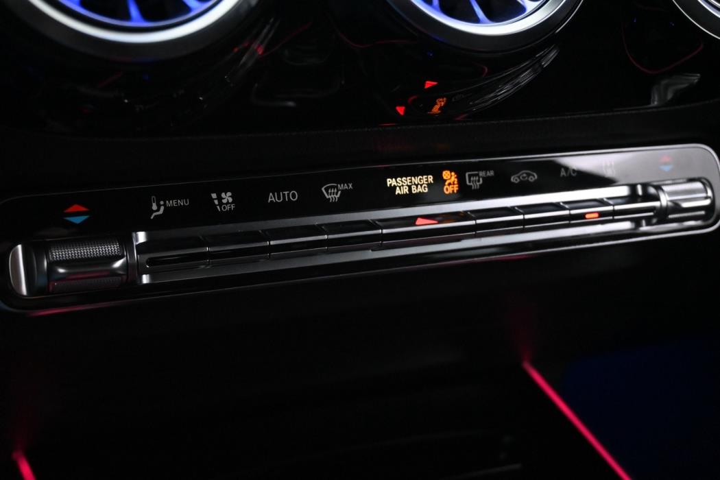 MERCEDES-BENZ EQA 2024