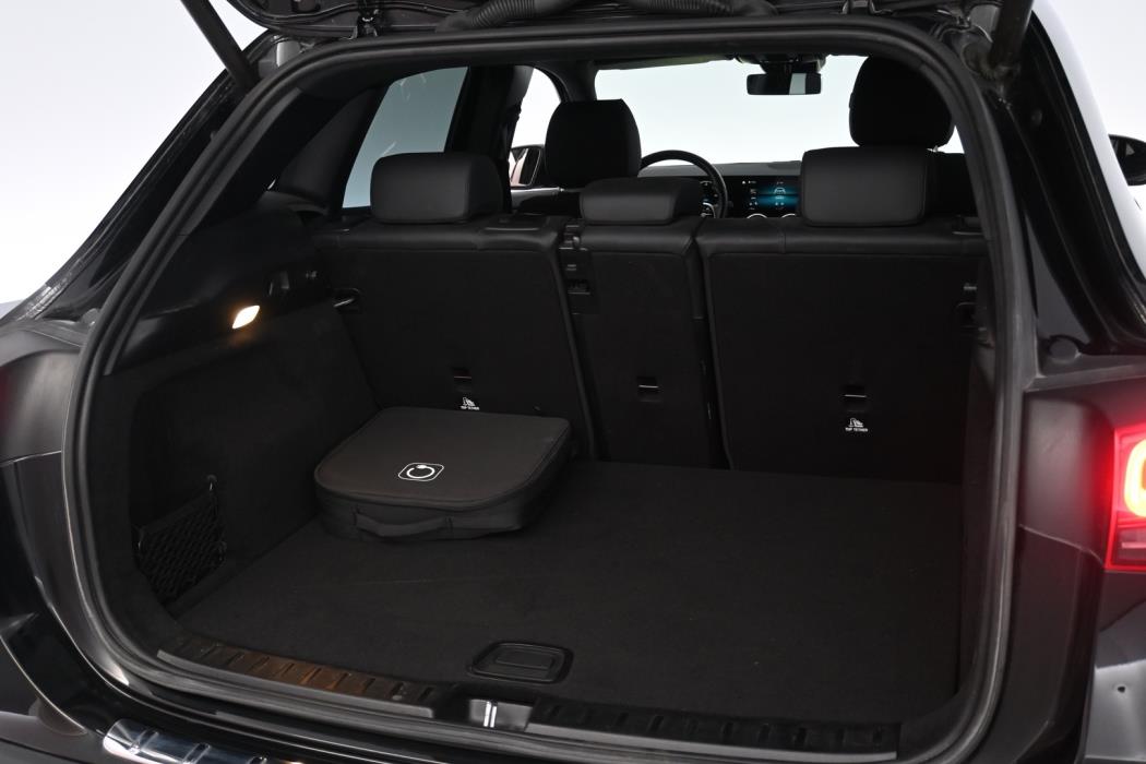 MERCEDES-BENZ EQA 2024