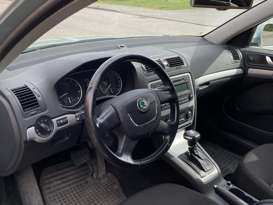 SKODA Octavia 2011