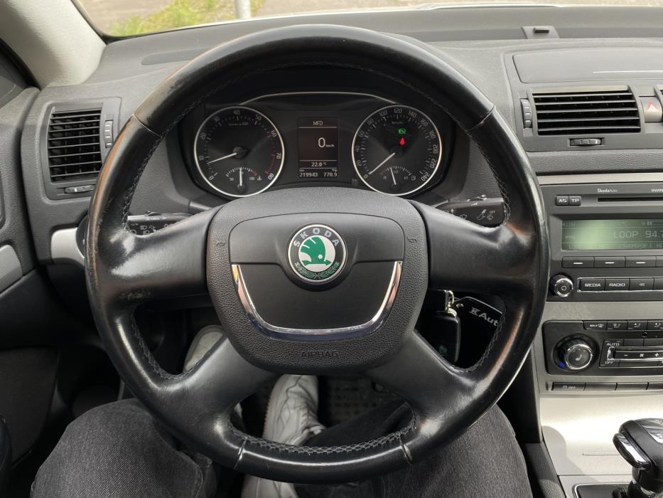 SKODA Octavia 2011
