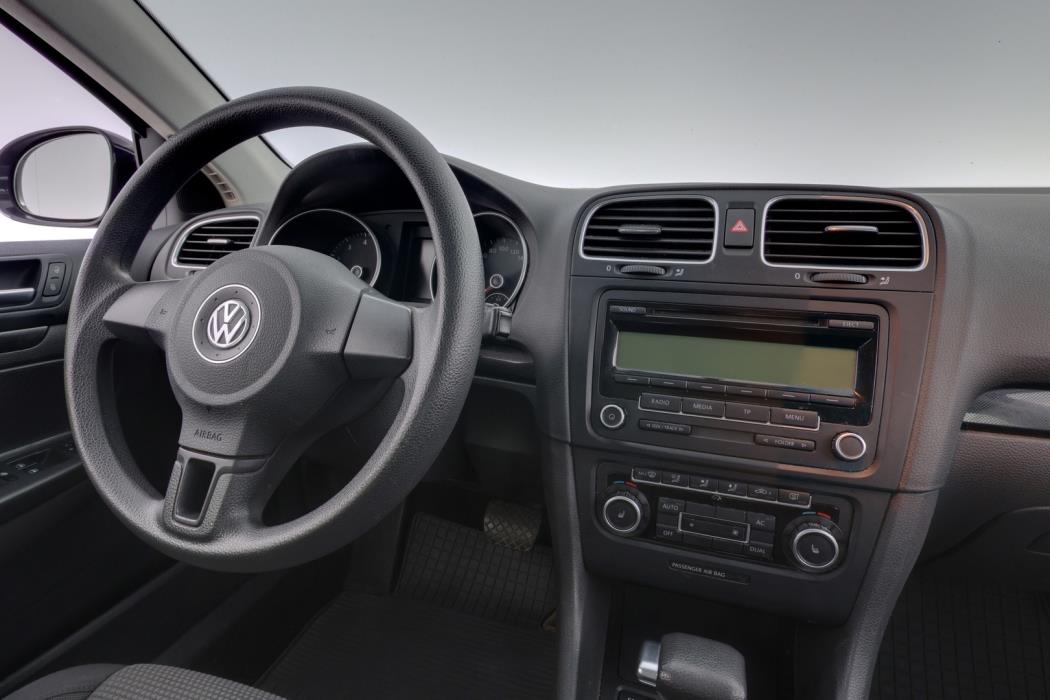VOLKSWAGEN Golf 2010