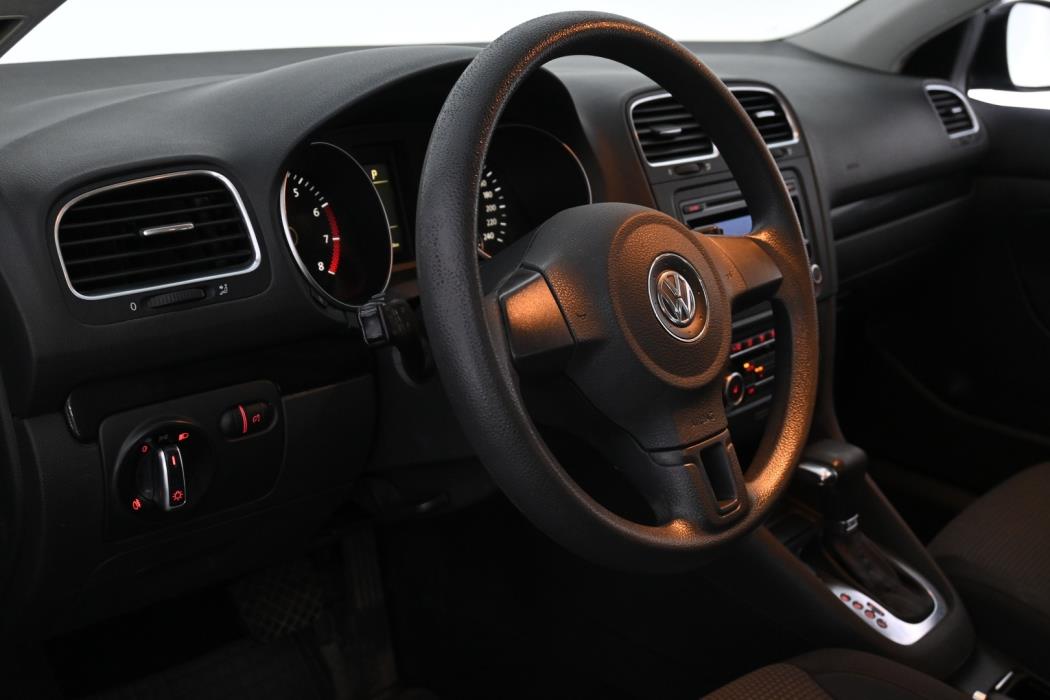 VOLKSWAGEN Golf 2010