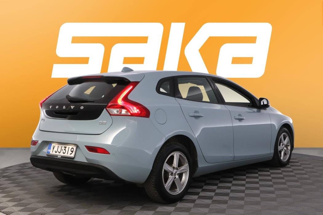 VOLVO V40 2017