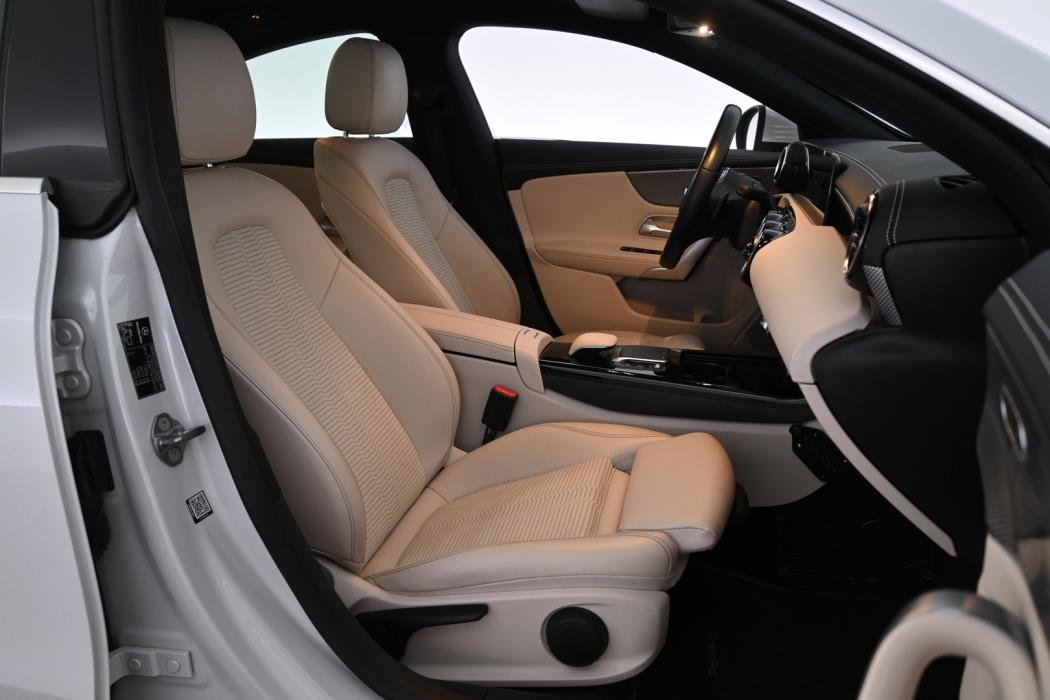 MERCEDES-BENZ CLA 2020