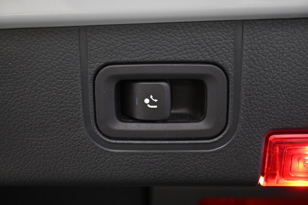 MERCEDES-BENZ CLA 2020