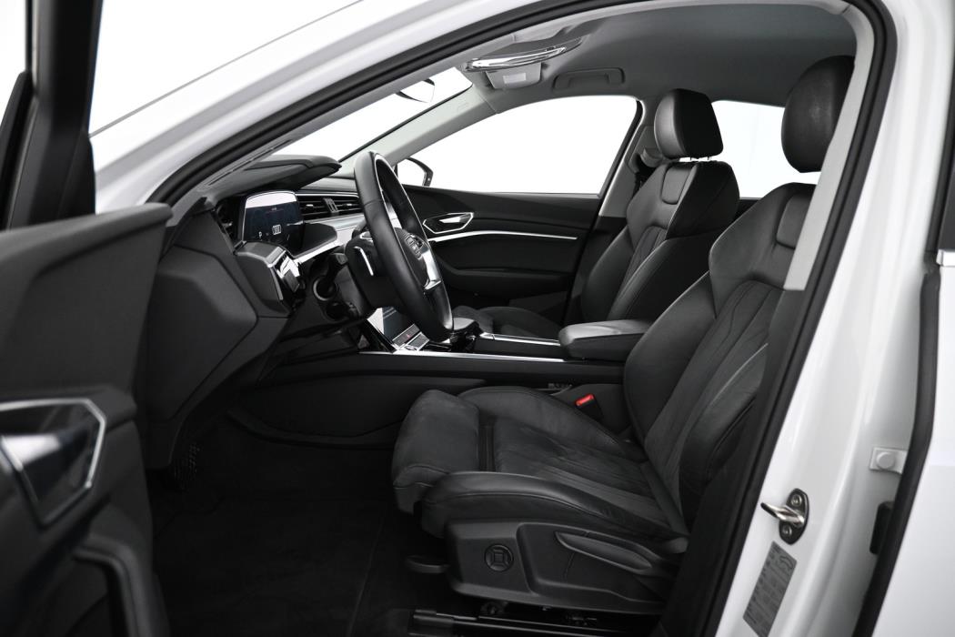 AUDI e-tron 2022