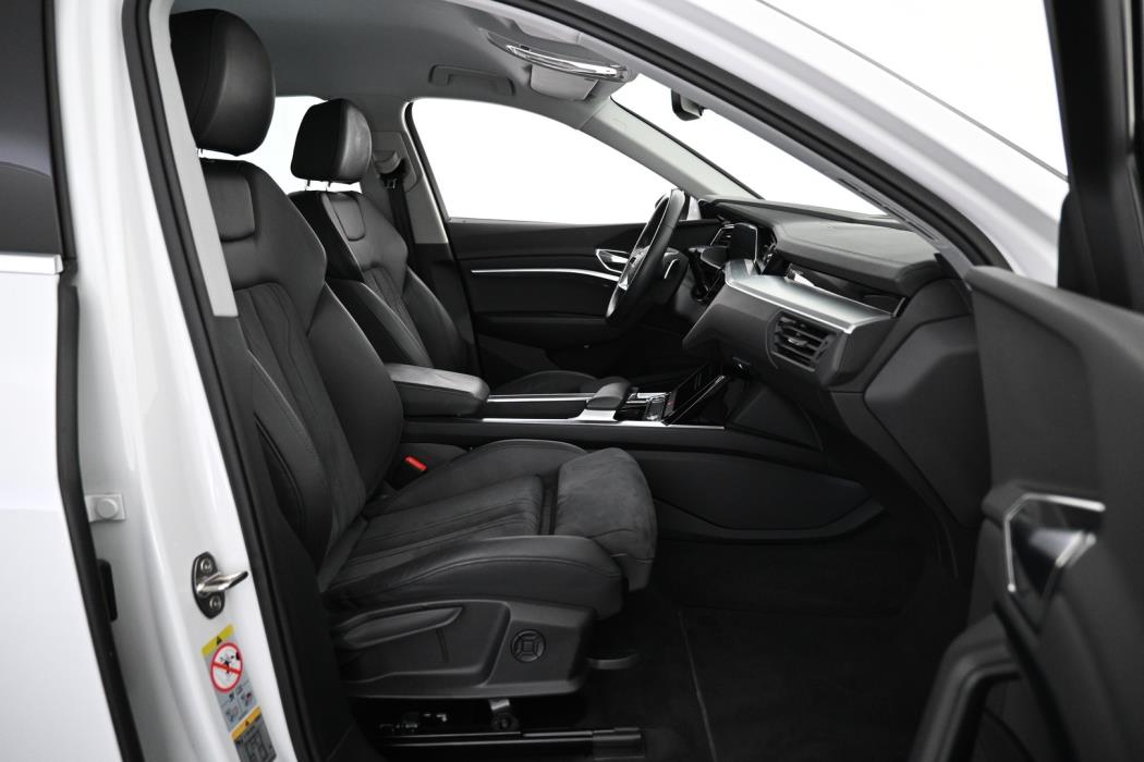 AUDI e-tron 2022