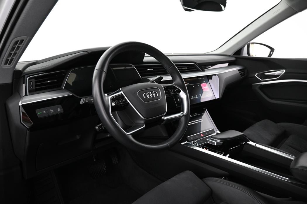 AUDI e-tron 2022