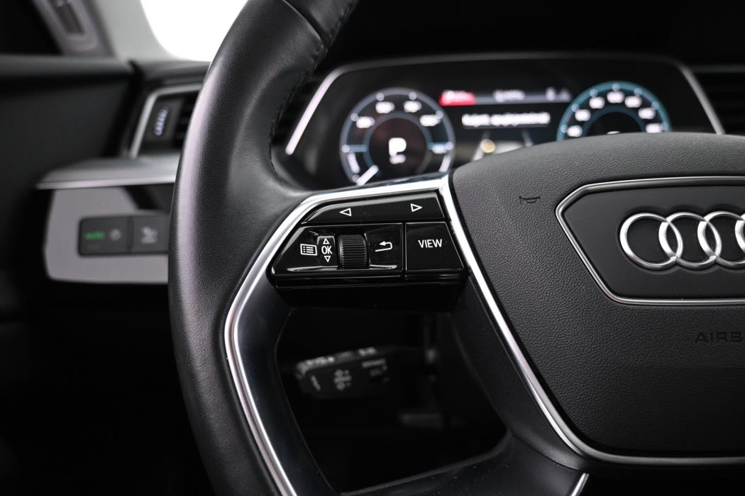 AUDI e-tron 2022