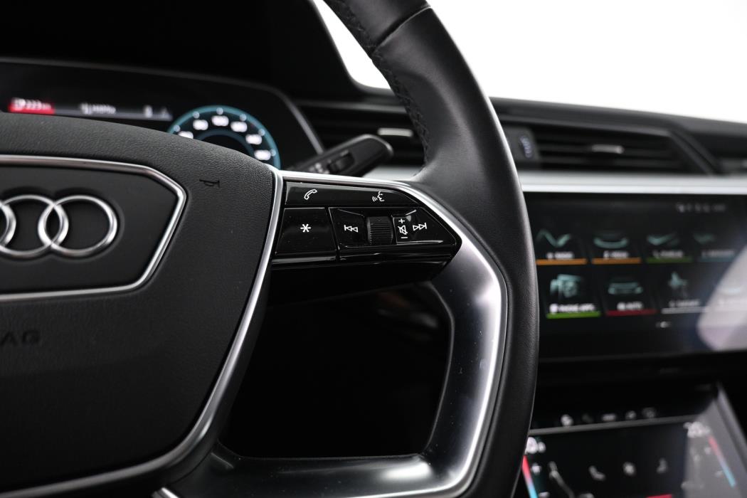 AUDI e-tron 2022
