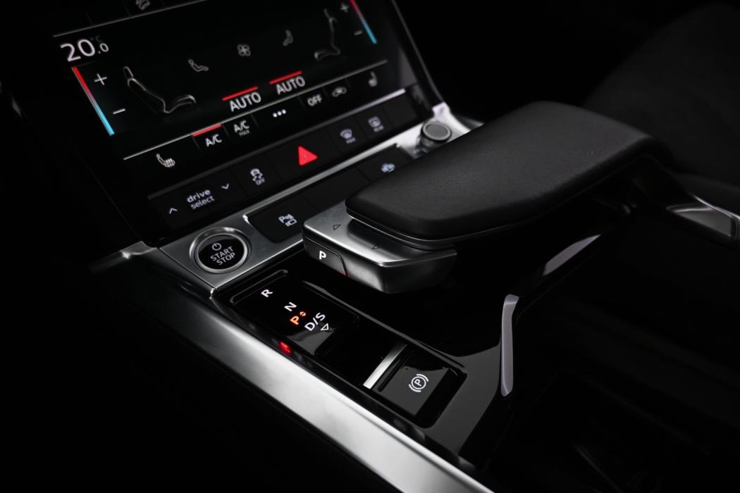 AUDI e-tron 2022