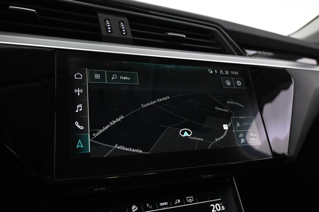 AUDI e-tron 2022