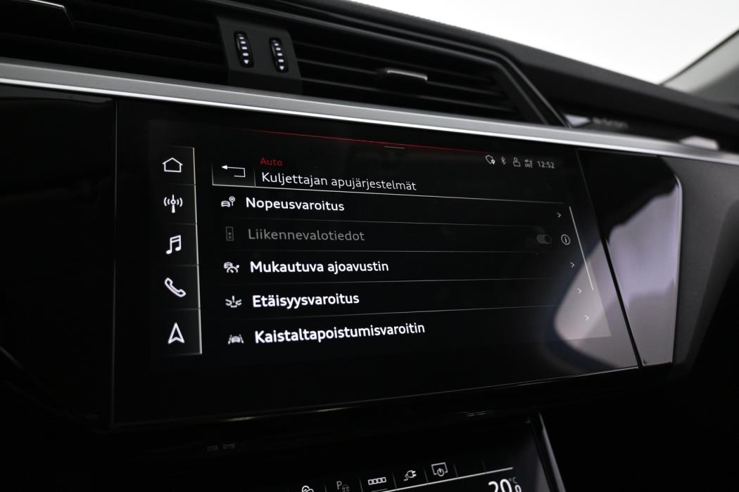 AUDI e-tron 2022
