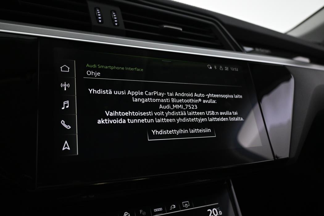 AUDI e-tron 2022