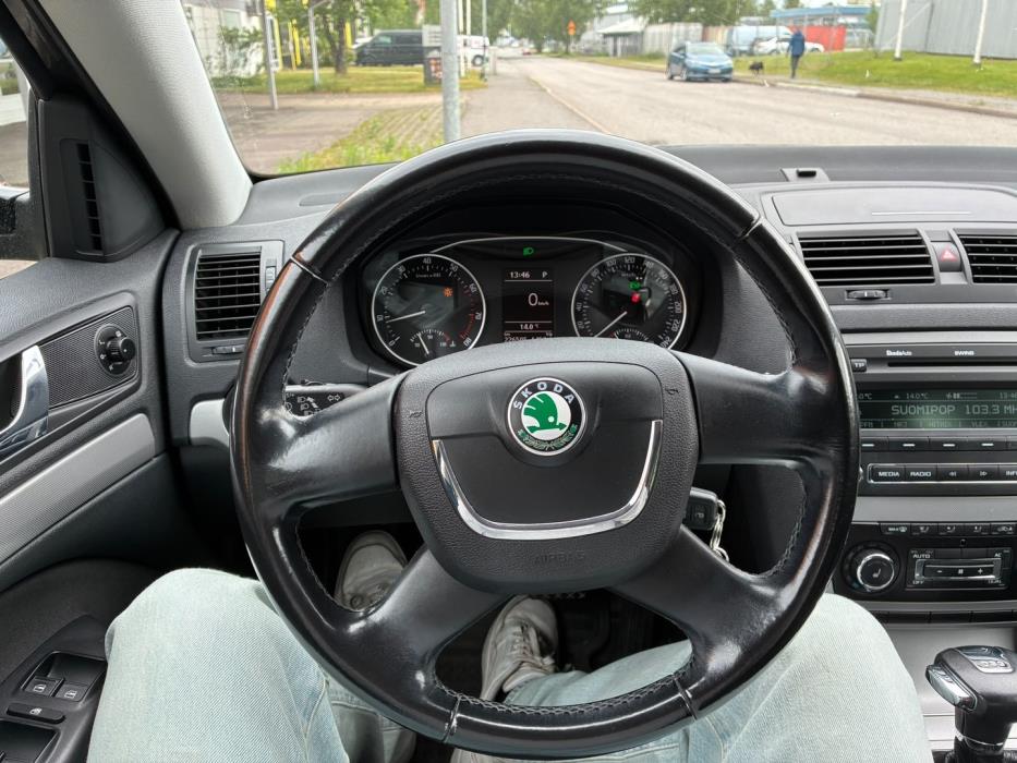 SKODA Octavia 2010
