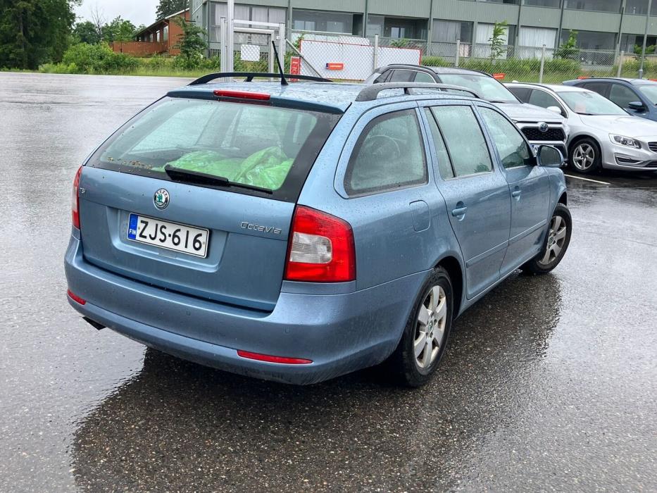 SKODA Octavia 2012
