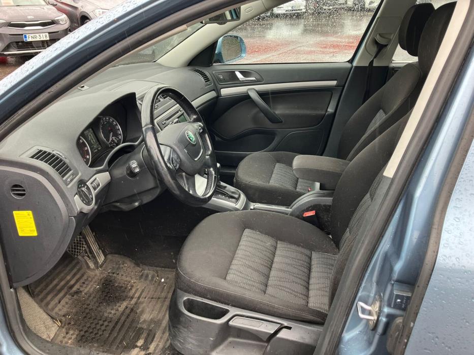 SKODA Octavia 2012