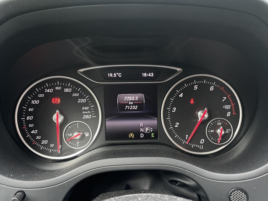 MERCEDES-BENZ B 2015