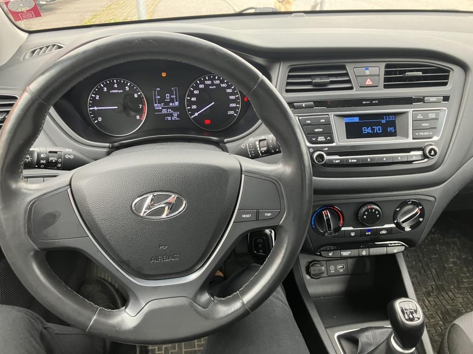 HYUNDAI I20 2017