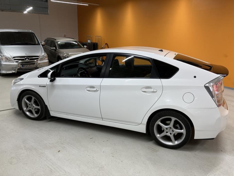 TOYOTA Prius 2010