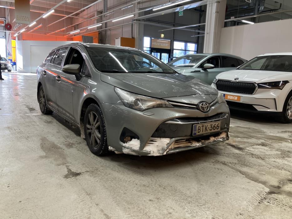 TOYOTA Avensis 2016