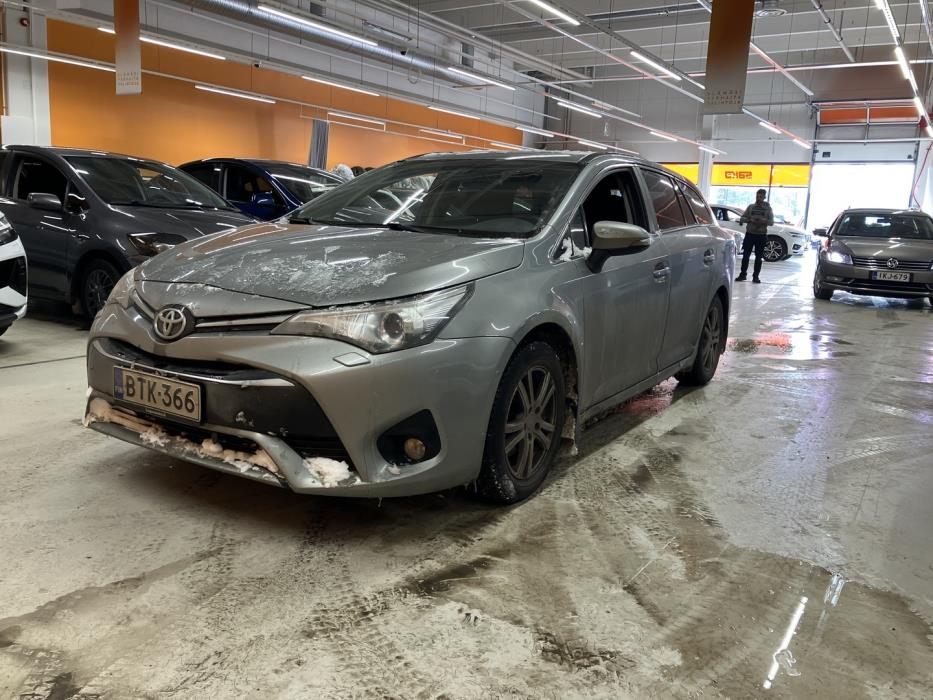 TOYOTA Avensis 2016