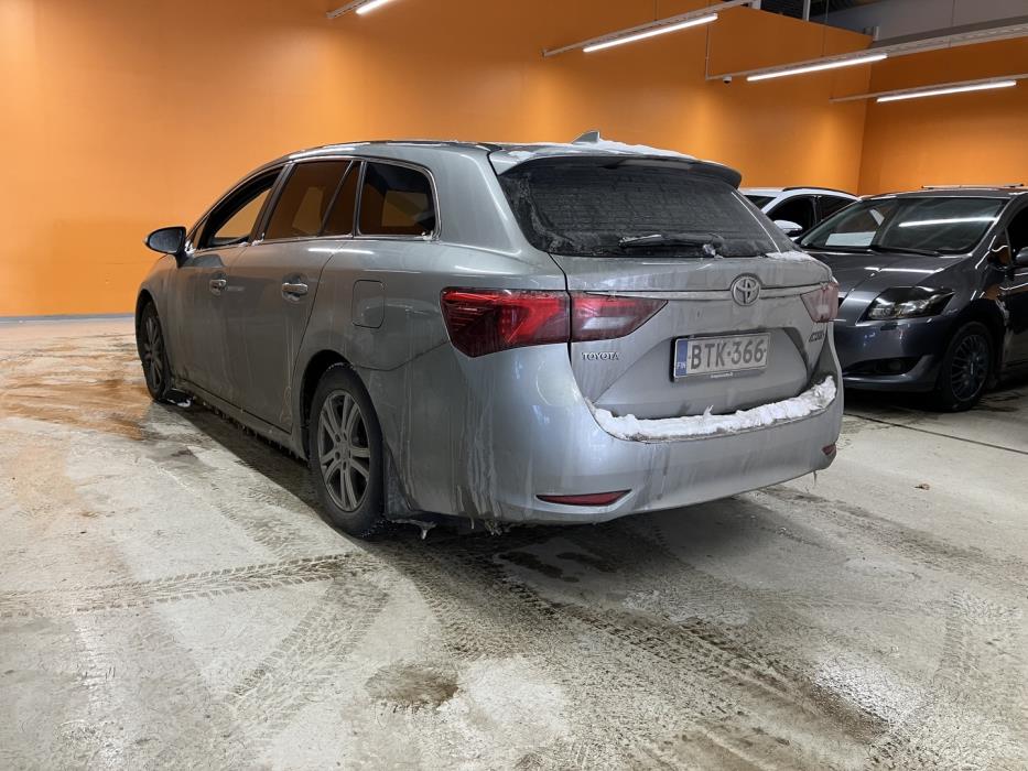 TOYOTA Avensis 2016