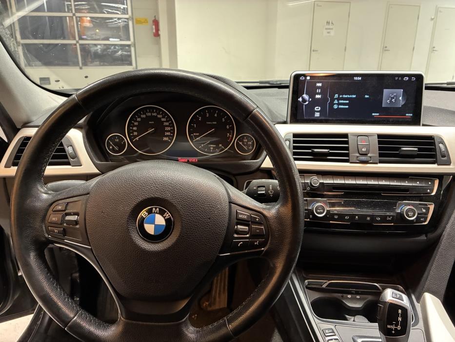 BMW 318 2016